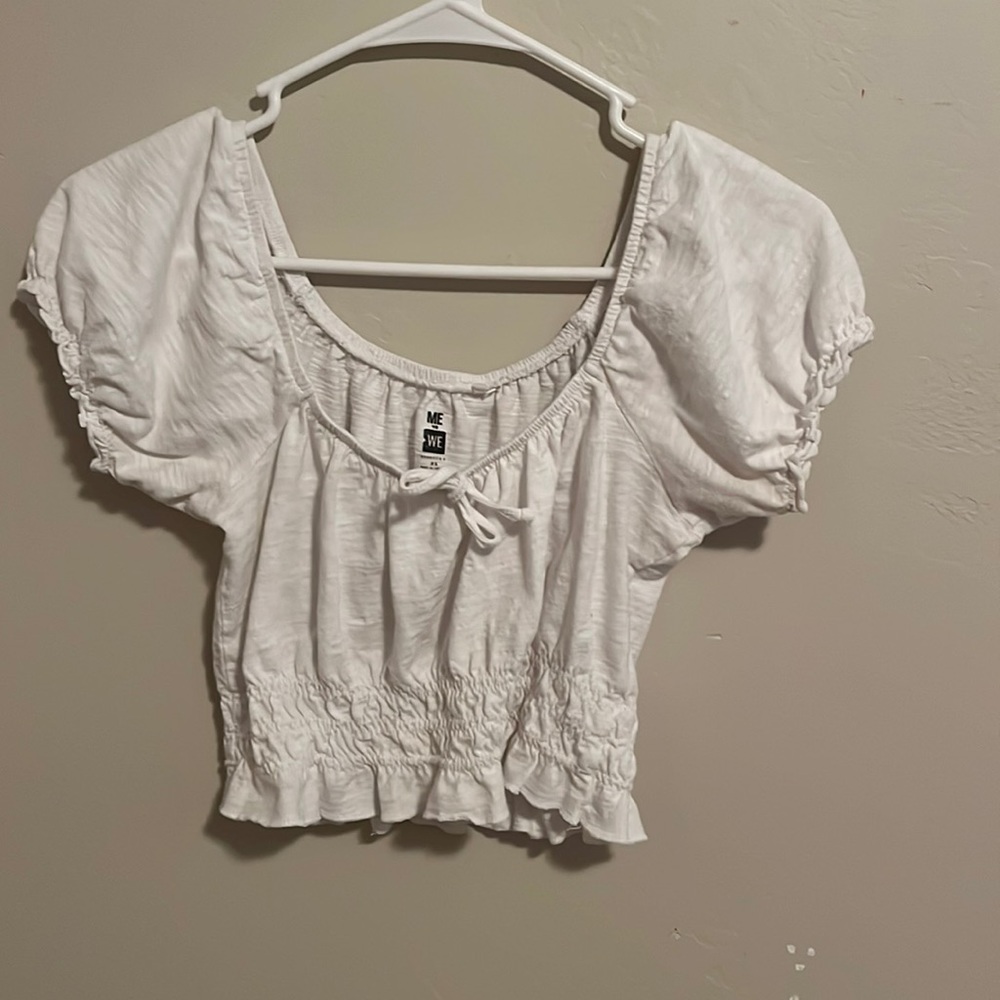 Me to We pacsun cropped puffy sleeves top